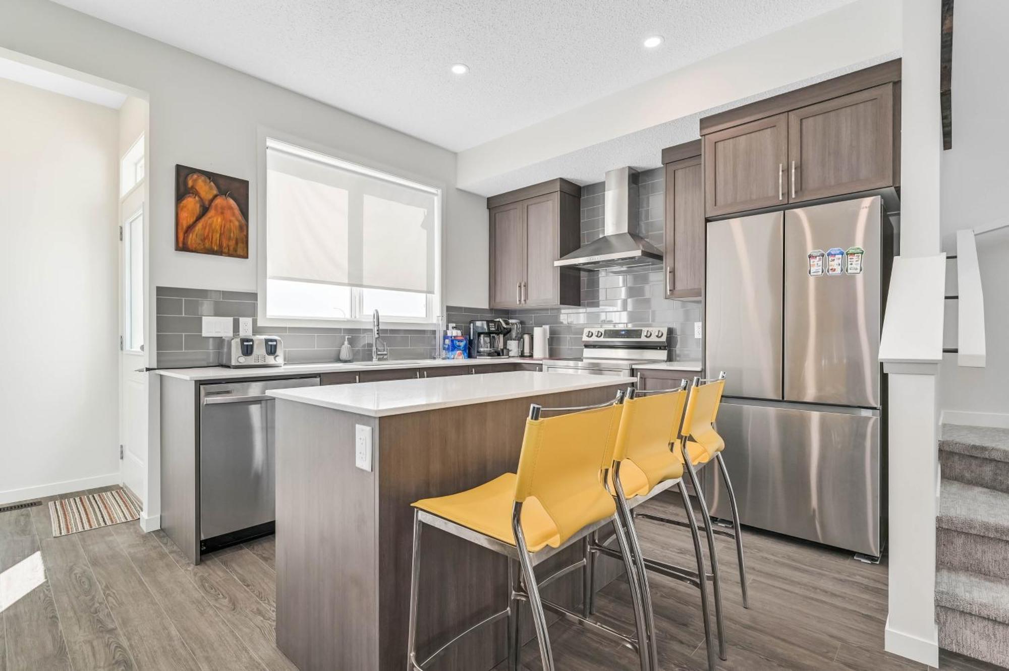 Apartment Brand New 3-bedroom House Calgary