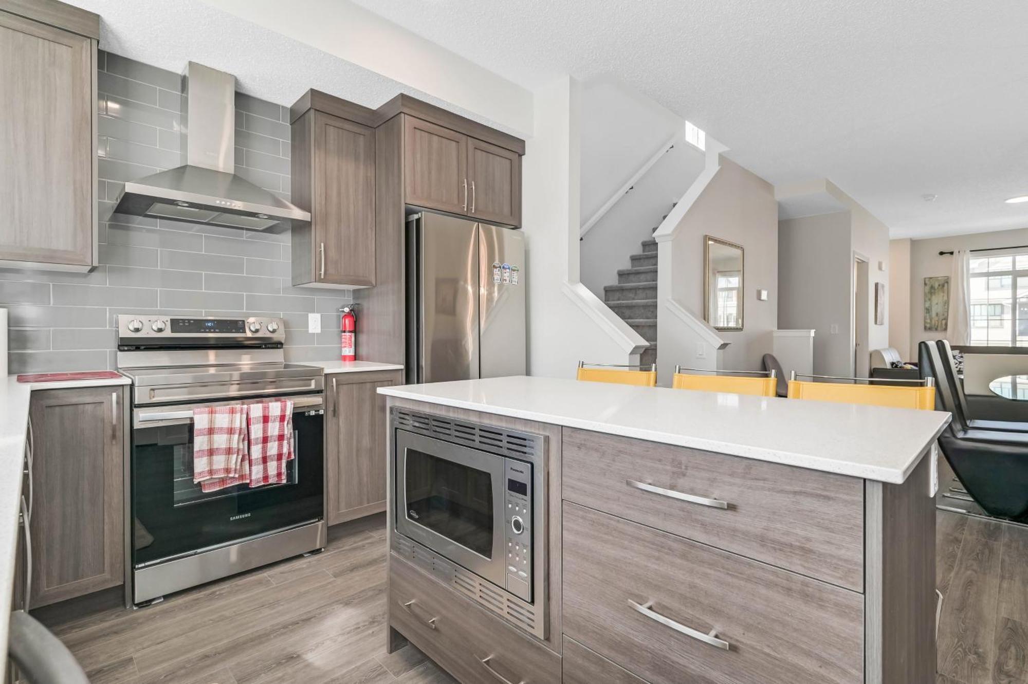 Brand New 3-bedroom House Apartment Calgary