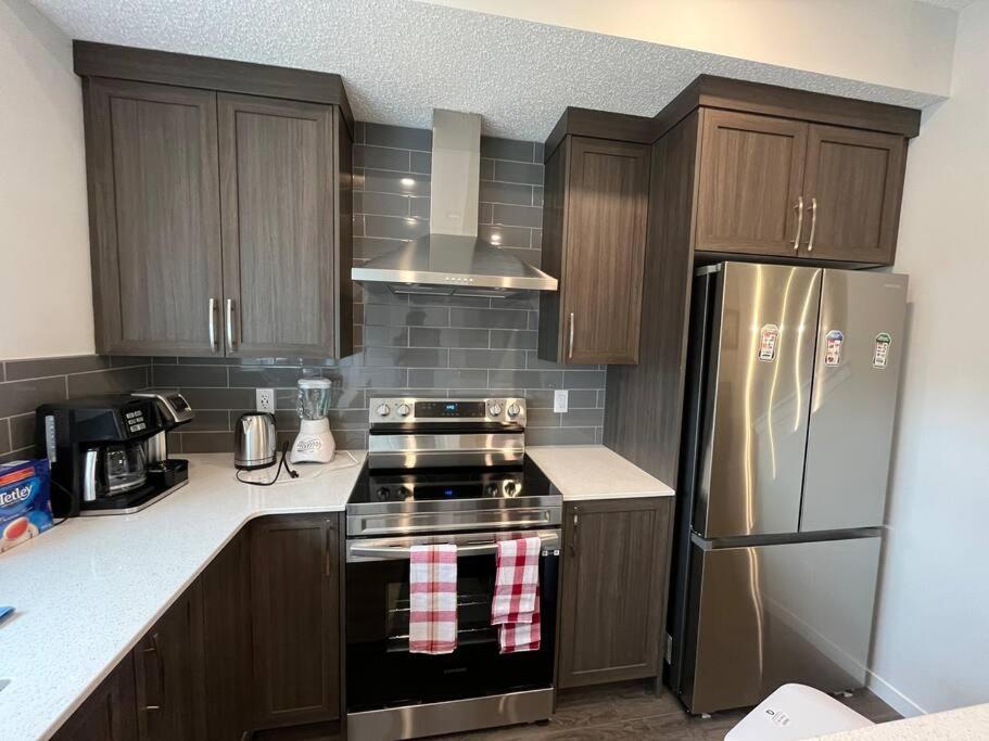 Apartment Brand New 3-bedroom House Calgary